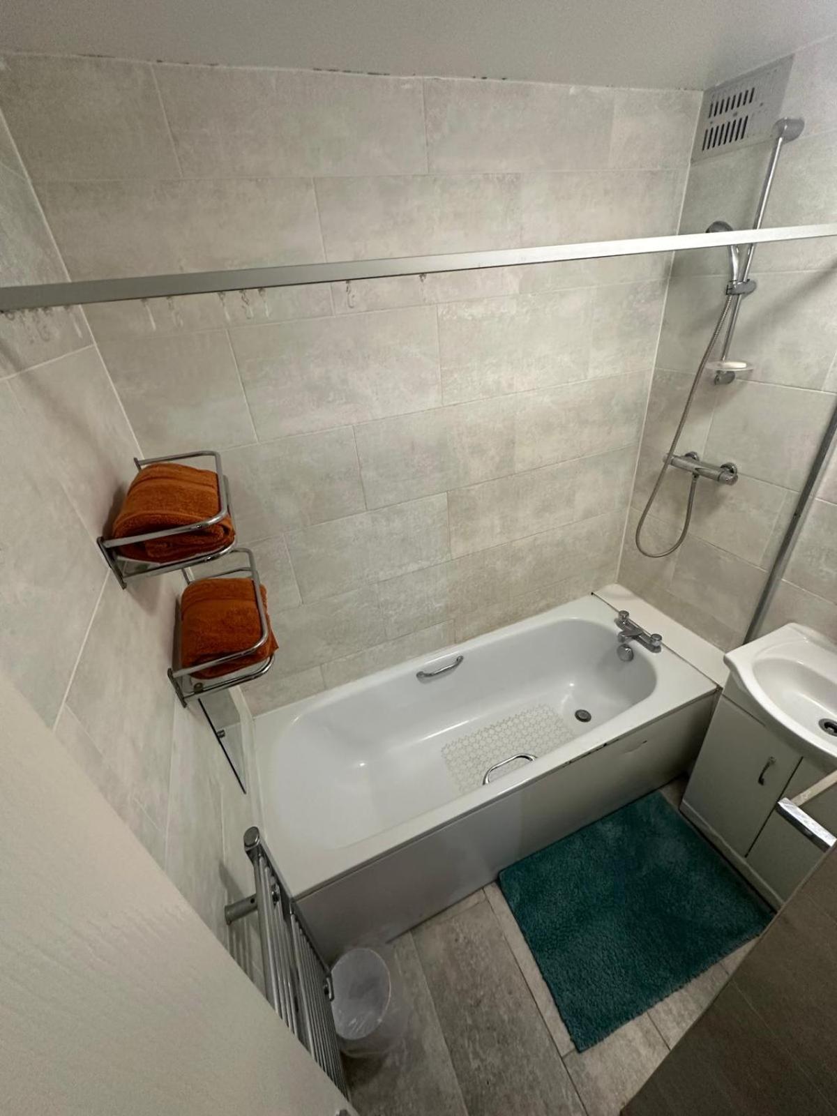 Stunning 3bedroom Flat In Bethnal Green- 3mins Away From Underground Station * Londres